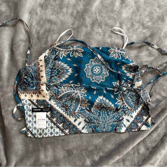 Shein teal Bandana print satin backless top size S - Picture 3 of 6